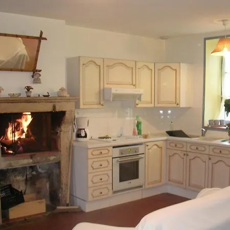 Holiday home Charmante Longere 18eme Siecle Avec Jardin, Animaux Acceptes - Fr-1-497-49