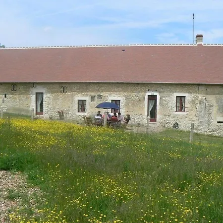 Charmante Longere 18eme Siecle Avec Jardin, Animaux Acceptes - Fr-1-497-49 Holiday home *