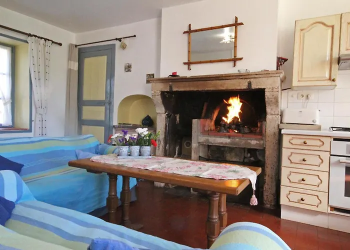 別荘 Charmante Longere 18eme Siecle Avec Jardin, Animaux Acceptes - Fr-1-497-49 Pervencheres